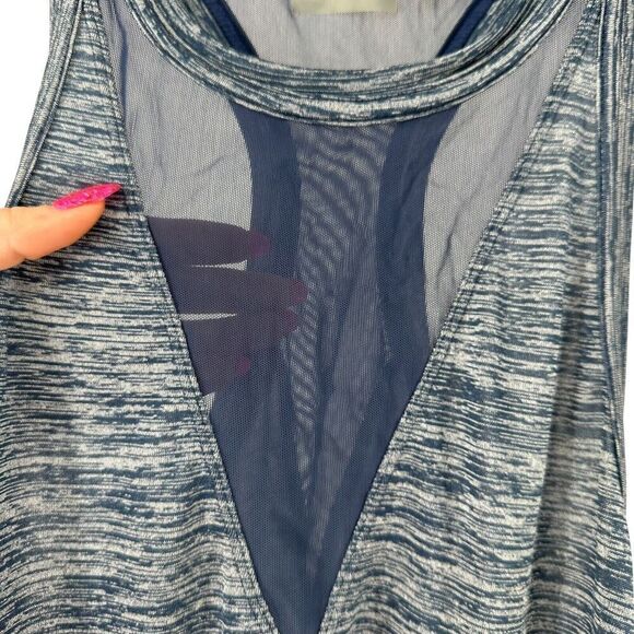 Athleta Tank Top Size M Blue Mesh Racerback Lightweight Active Wear Utopia Basic - Picture 5 of 9